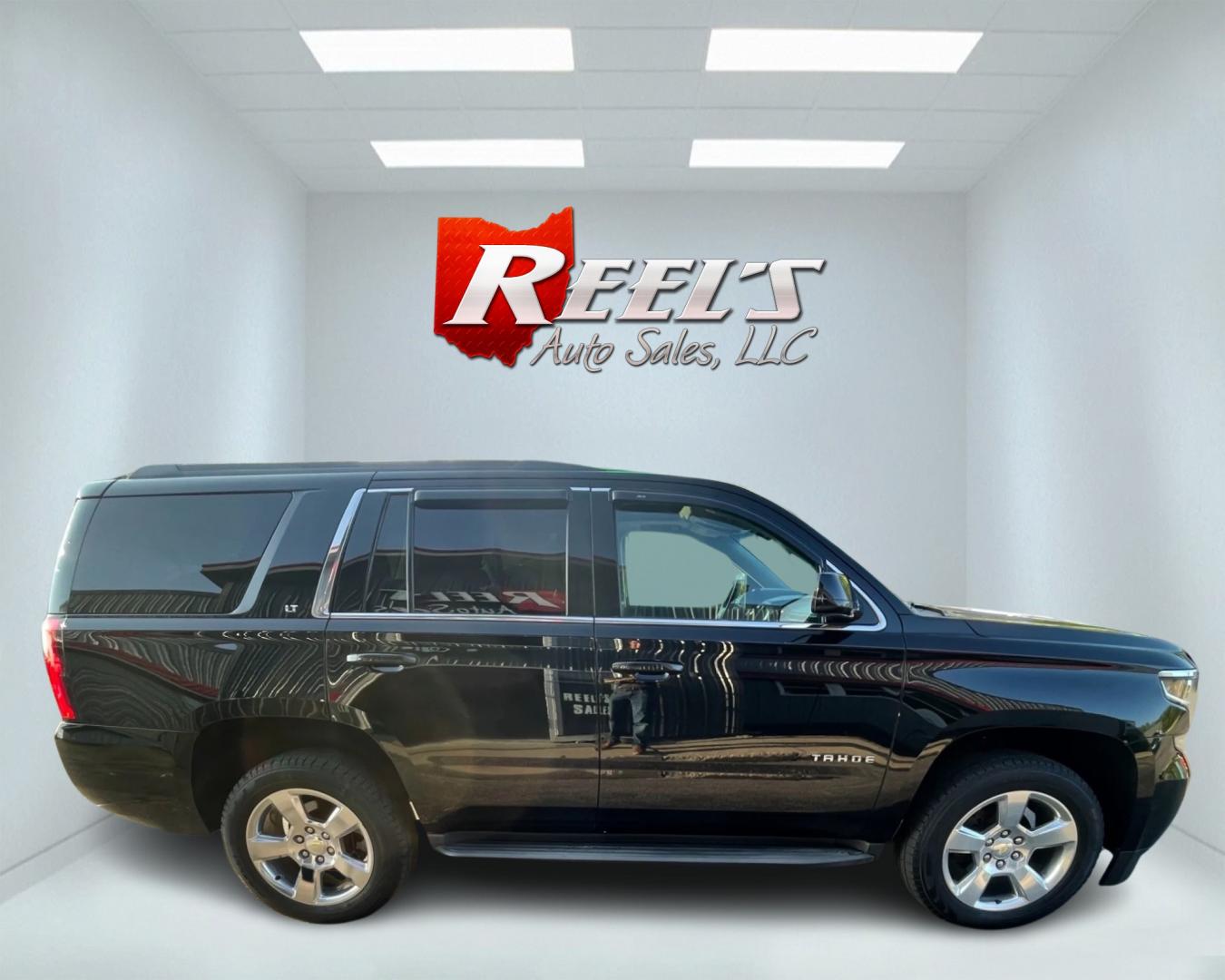 2015 Black /Gray Chevrolet Tahoe LT 4WD (1GNSKBKC4FR) with an 5.3L V8 OHV 16V engine, 6-Speed Automatic transmission, located at 547 E. Main St., Orwell, OH, 44076, (440) 437-5893, 41.535435, -80.847855 - Photo#4